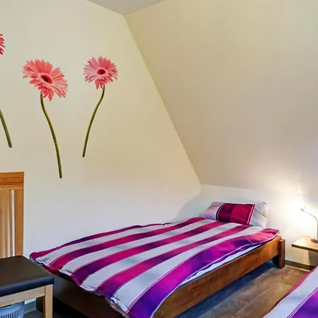Nachtigall, Glowe, Cleaning Included بيت للعطل *