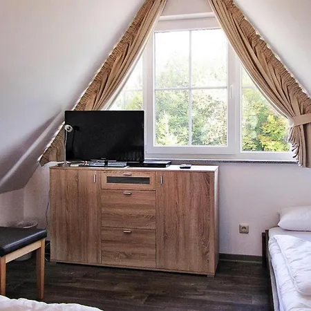Nachtigall, Glowe, Cleaning Included غلوفي